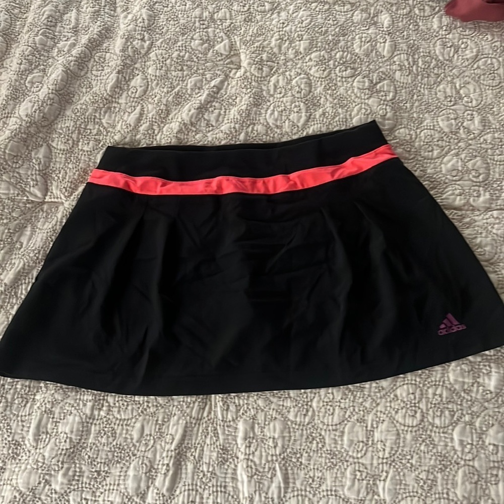Adidas climalite skort in black with salmon trim size M